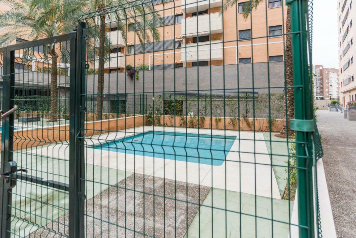 Keywise Perfect Location Next To Maria Zambrano Station, Central , Beach ,Pool And Free Parking มาลากา ภายนอก รูปภาพ