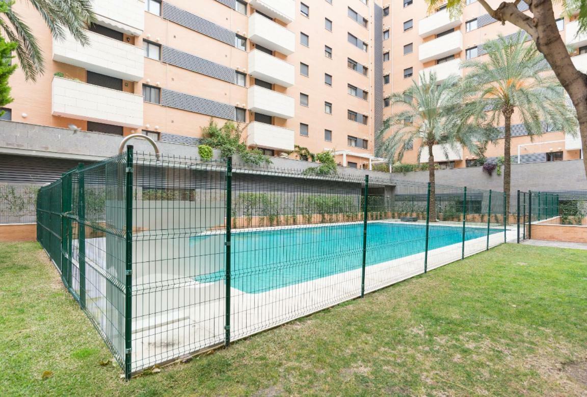 Keywise Perfect Location Next To Maria Zambrano Station, Central , Beach ,Pool And Free Parking มาลากา ภายนอก รูปภาพ