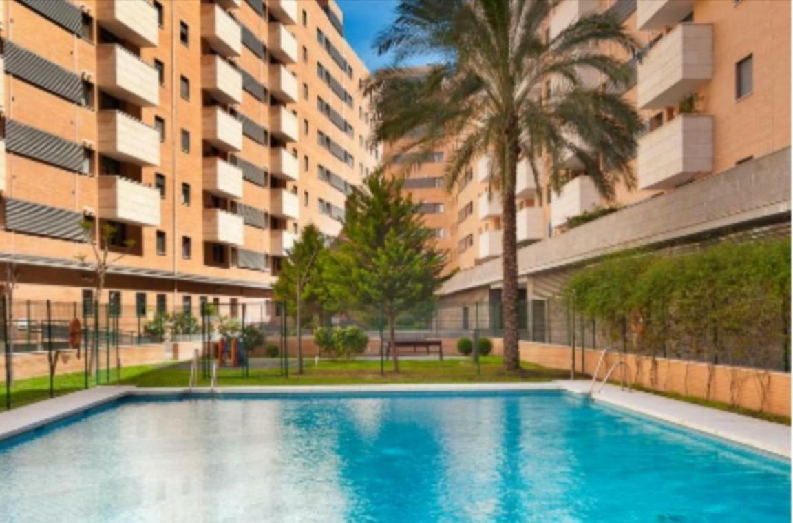 Keywise Perfect Location Next To Maria Zambrano Station, Central , Beach ,Pool And Free Parking มาลากา ภายนอก รูปภาพ